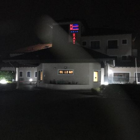 Elysium Hotel Raya 메디글리아 외부 사진