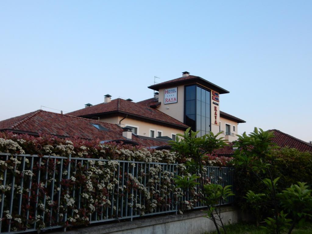 Elysium Hotel Raya 메디글리아 외부 사진